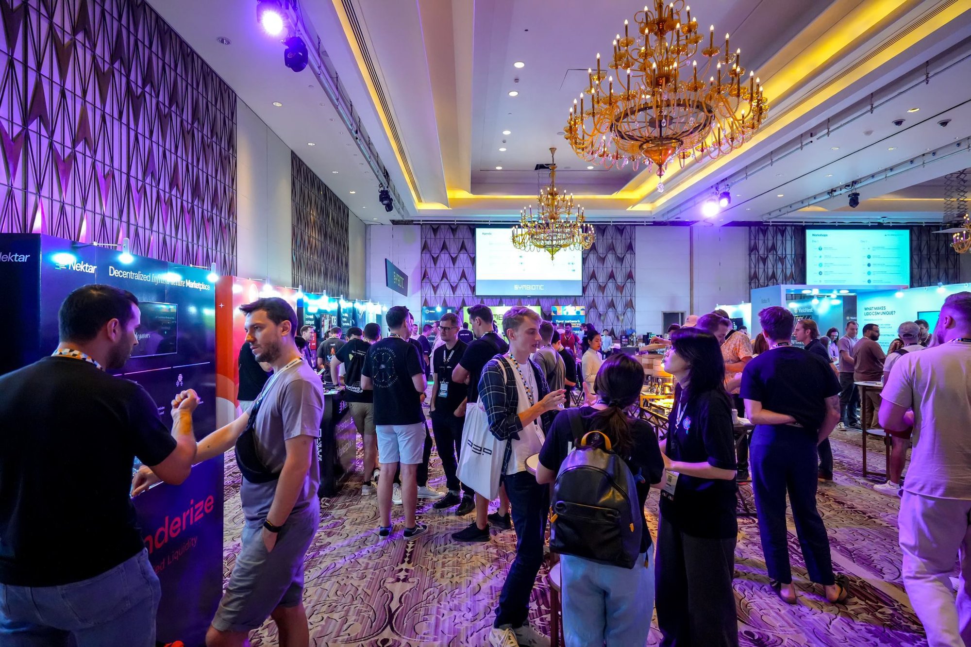 Staking Summit Dubai Crowd Networking